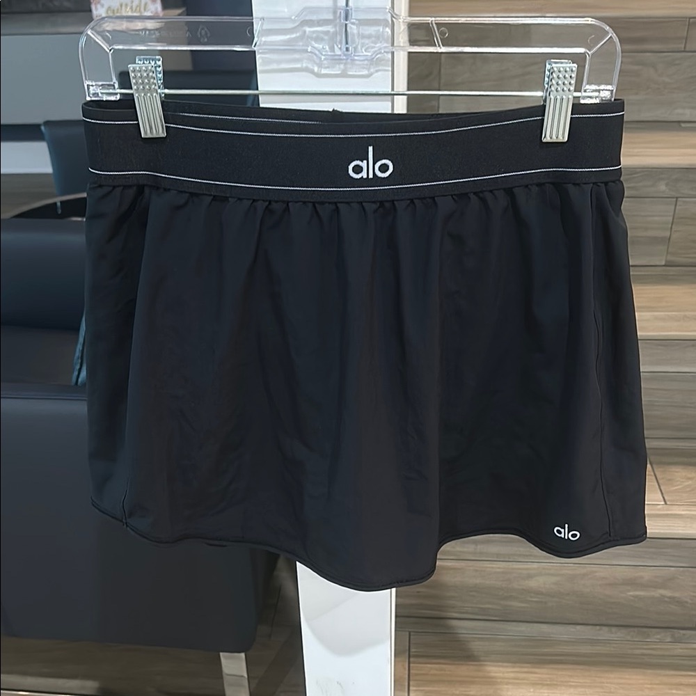 ALO Yoga Women's Black Skort